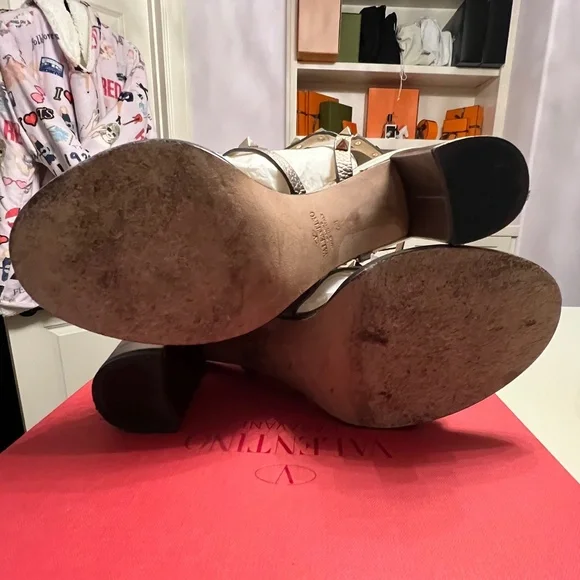 Valentino Garavani Rockstud leather sandal - Picture 10 of 11